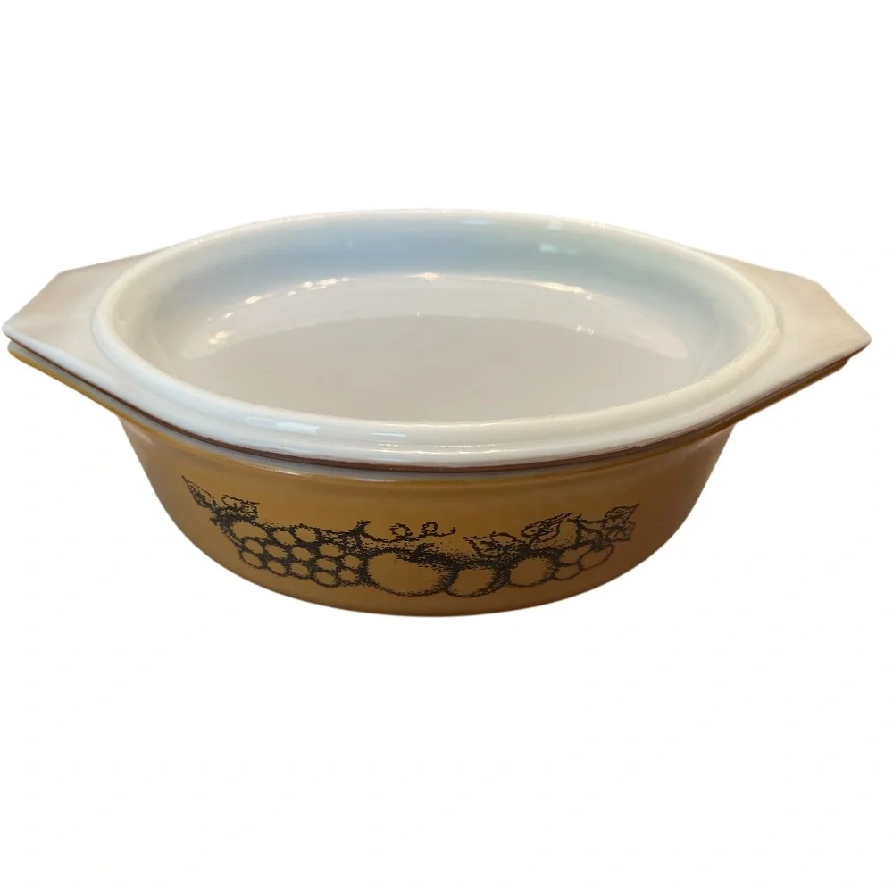 Vintage Pyrex 043 1.5 Qt Old Orchard Fruit Tan‎ Casserole Dish with Brown Lid